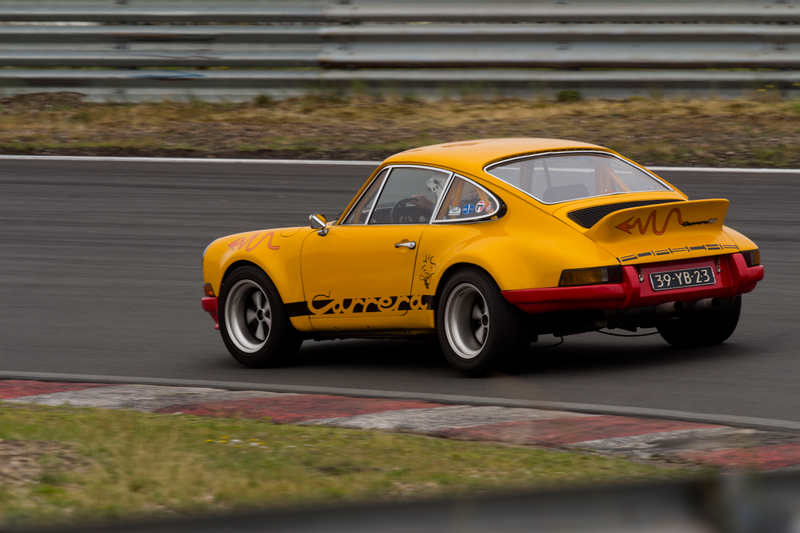 Illustration for article titled Editing Pictures of Porsches